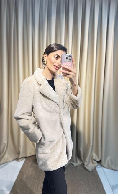 Düğmeli Krem Peluş Mont 