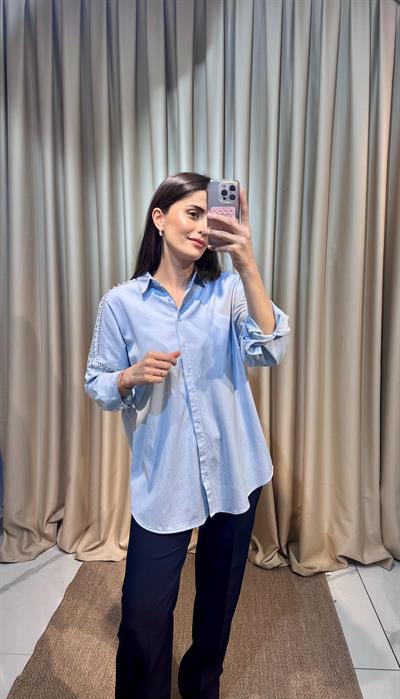 İşlemeli Mavi Gömlek