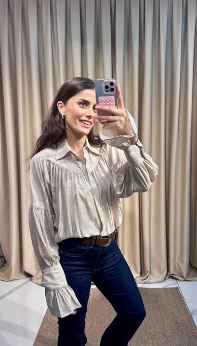 Taş Büzgülü Kol Detaylı Gömlek 