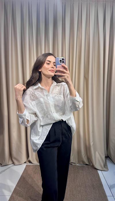 Taşlı Beyaz Keten Gömlek 