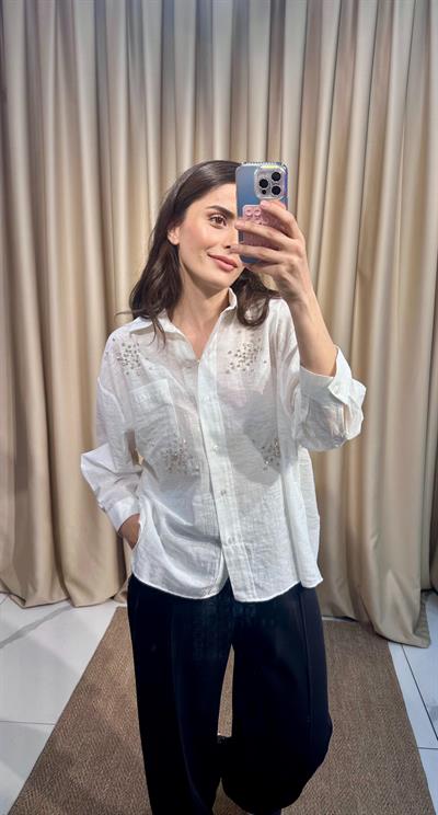 Taşlı Beyaz Keten Gömlek 