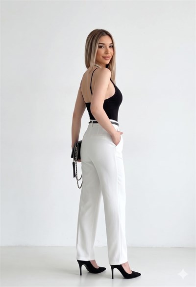 Dantel Detaylı Askılı Bodysuit Siyah