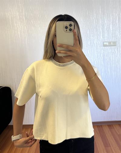Yaka Taşlı Kısa Kol Kazak Krem