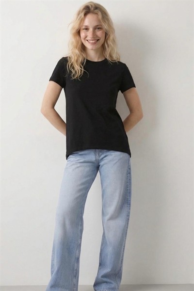  Kadın %100 Organik Pamuklu Comfort Fit Arkası Uzun Basic Örme Siyah T-shirt