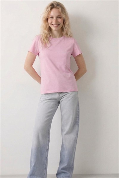  Kadın %100 Organik Pamuklu Comfort Fit Arkası Uzun Basic Örme Pembe T-shirt