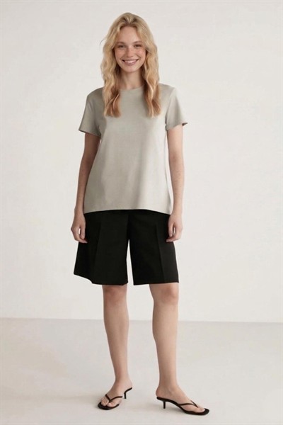 Kadın %100 Organik Pamuklu Comfort Fit Arkası Uzun Basic Örme Açık Gri T-shirt