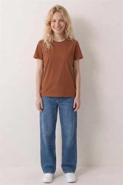 Kadın %100 Organik Pamuklu Comfort Fit Arkası Uzun Basic Örme Kahverengi T-shirt
