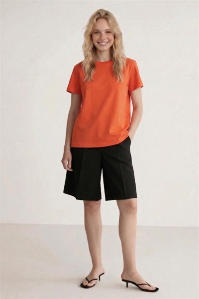 Kadın %100 Organik Pamuklu Comfort Fit Arkası Uzun Basic Örme Kırmızı T-shirt