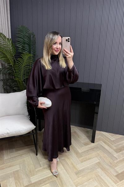 Ahissa Boyundan Bağlamalı Tasarım Saten Elbise Acı Kahve