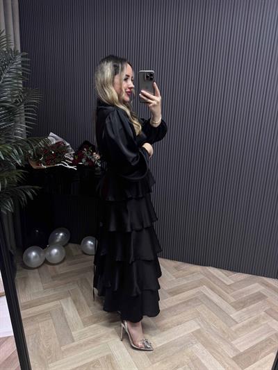 Annabel Katkat Gül Detaylı Özel Saten Kumaş Elbise Siyah