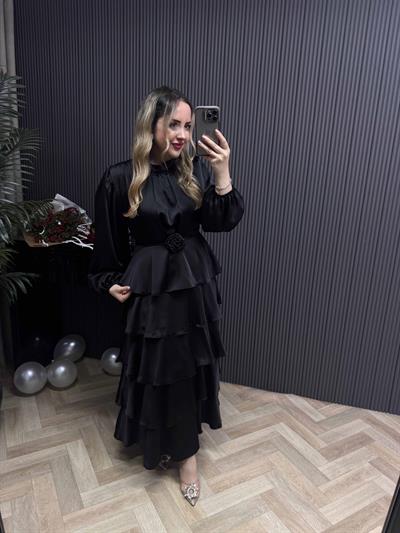 Annabel Katkat Gül Detaylı Özel Saten Kumaş Elbise Siyah