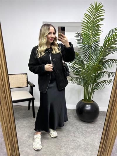 Aplikeli Kürklü Palto Siyah