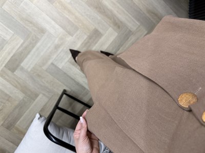 Arya Belden Oturan Ceketlı Tasarım Keten Takım Sütlü Kahve