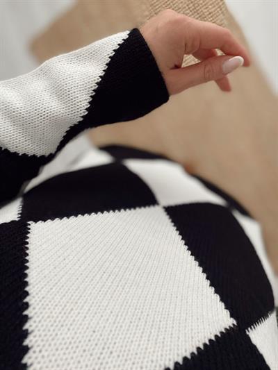 Baklava Desen Siyah Beyaz Kazak