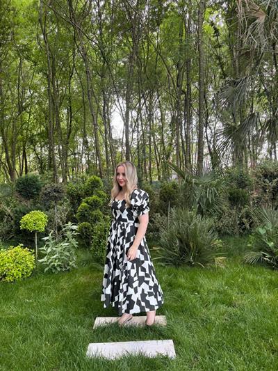 Balon Kol Siyah Beyaz Desenli Kare Yaka Poplin Elbise