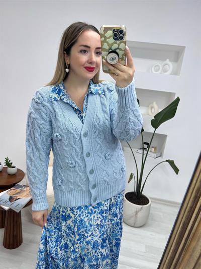 Bebek Mavi Gül Kabartmalı Tasarım Hirka