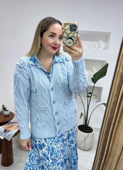 Bebek Mavi Gül Kabartmalı Tasarım Hirka