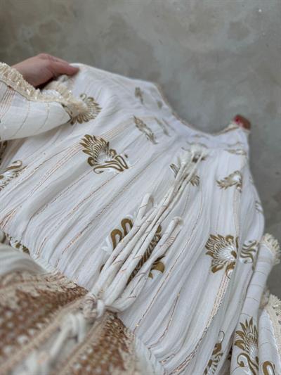 Belden Lastıklı Yarasa Kol Püskül Detaylı İthal Elbise Ekru