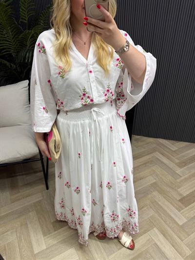 Bella Nakiş İşlemeli Premium İthal Takım Beyaz