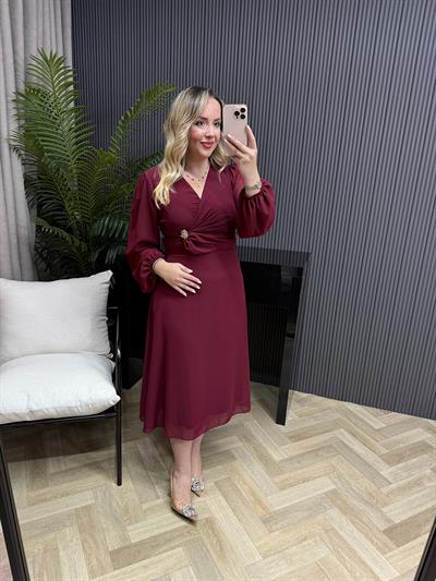 Broş Aksesuarlı Şifon Elbise Bordo