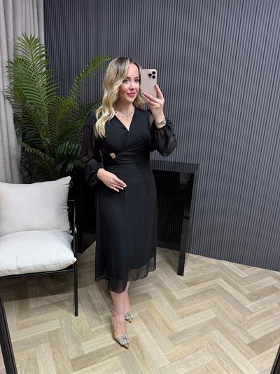 Broş Aksesuarlı Şifon Elbise Siyah