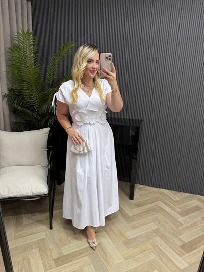 Çiçek Aplikeli Tasarım Poplin Elbise Beyaz