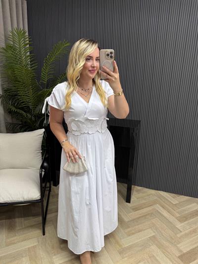 Çiçek Aplikeli Tasarım Poplin Elbise Beyaz