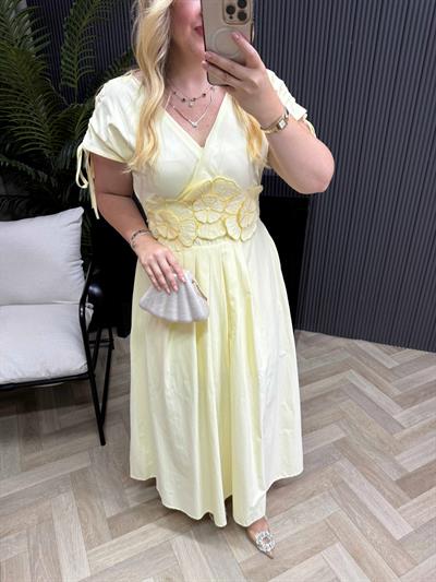 Çiçek Aplikeli Tasarım Poplin Elbise Sarı