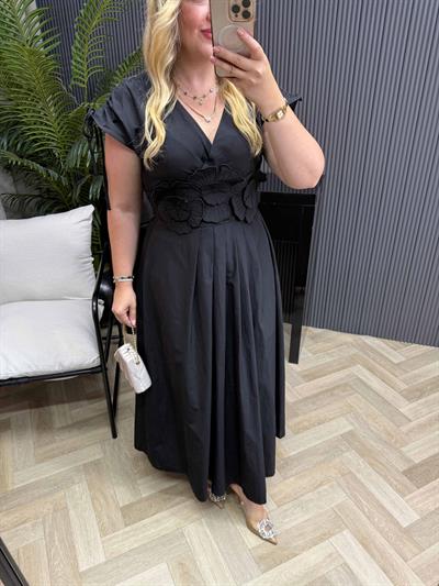 Çiçek Aplikeli Tasarım Poplin Elbise Siyah