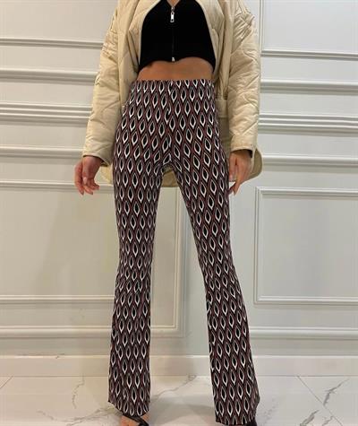 Damla Detay Örme Jakar Kumaş Pantolon