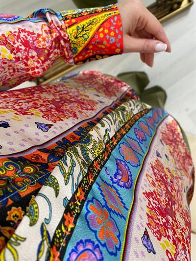 Desenli Saten Gömlek