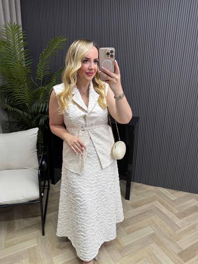 Dokulu Yelekli Premium Takım Ekru