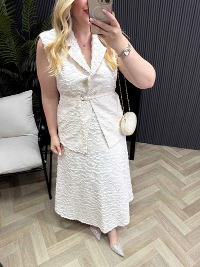 Dokulu Yelekli Premium Takım Ekru