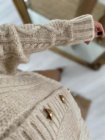 Düğme Detay Yumoş Yün Hirka Krem