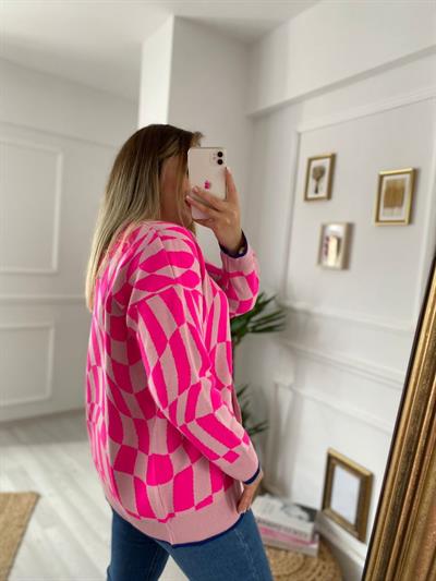 Düğmeli Desenli Neon Pembe Hirka