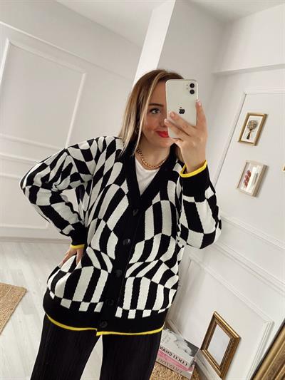 Düğmeli Desenli Siyah Beyaz Hirka