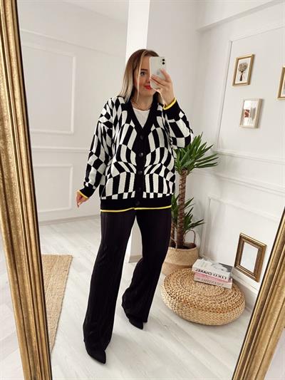 Düğmeli Desenli Siyah Beyaz Hirka