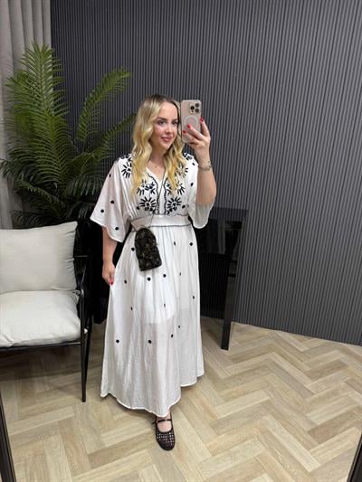 Elsa Siyah Nakiş İşlemli İthal Tasarım Elbise