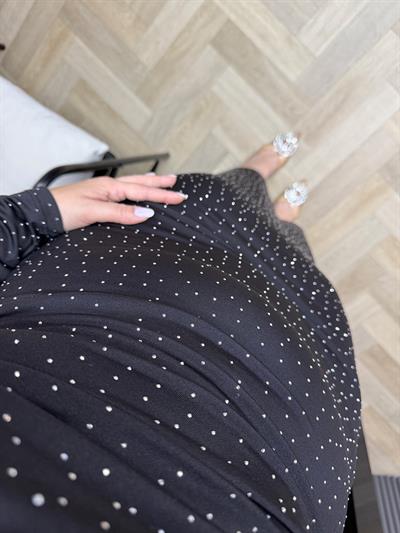 Elsa Vatkalı Degaje Yaka Taşli Modal Elbise Siyah