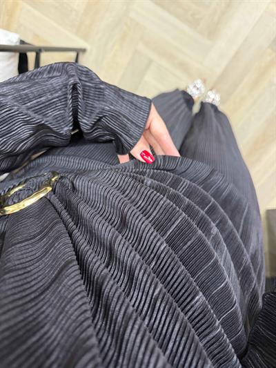 Gemma İspanyol Kol Toka Detaylı Tasarım Pilise Takım Siyah