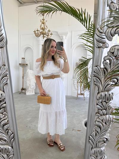 Gipeli Fisto İşlemeli Hasır Kemerli Beyaz Elbise