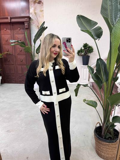 Gold Düğmeli Siyah Beyaz Triko Elbise