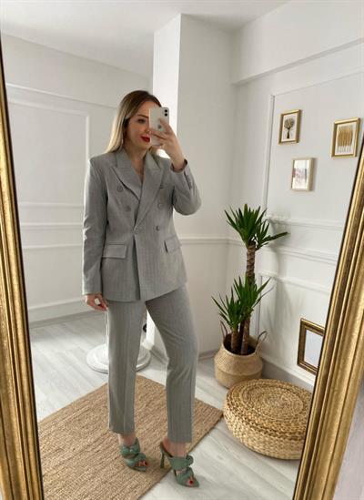 Gri Çizgili Kruvaze Model Ceketli Takım