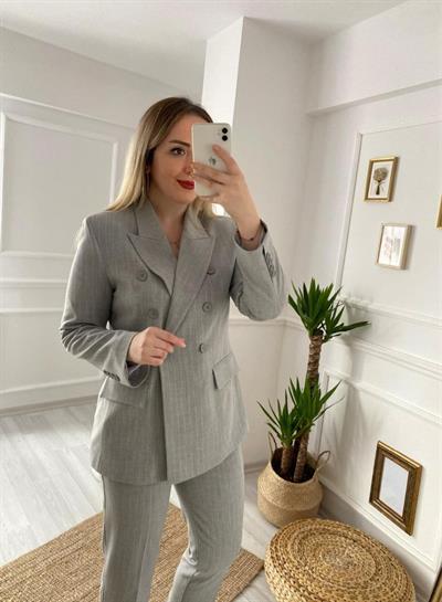 Gri Çizgili Kruvaze Model Ceketli Takım