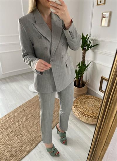 Gri Çizgili Kruvaze Model Ceketli Takım