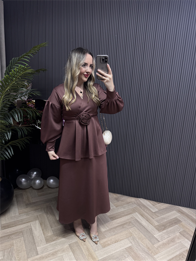 Gül Detaylı Etekli Takım Acı Kahve