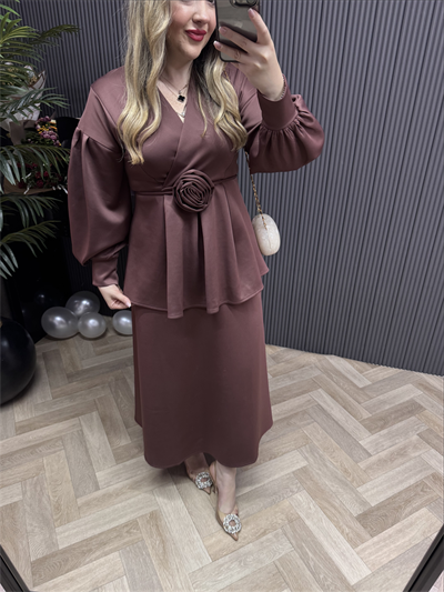 Gül Detaylı Etekli Takım Acı Kahve