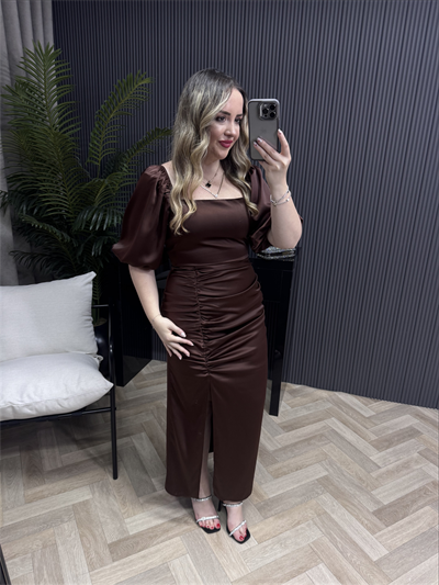 Güldefne Balon Kol Drapeli Özel Saten Kumaş Elbise Acı Kahve