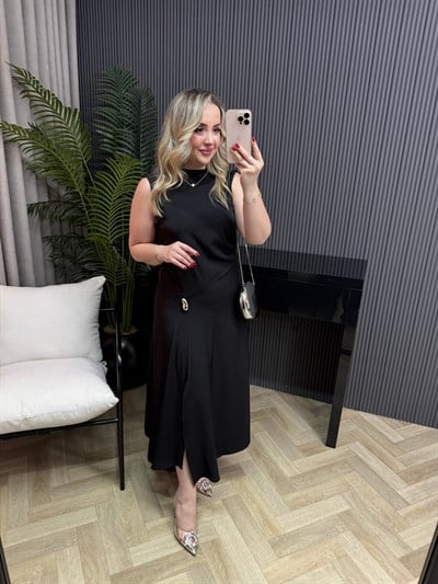 Gümüş Broş Detaylı Orj Marka Model Elbise Siyah