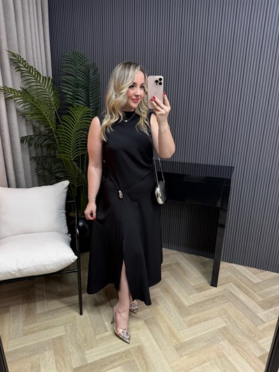 Gümüş Broş Detaylı Orj Marka Model Elbise Siyah